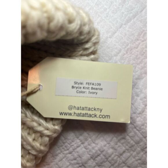 NWT HatAttack Bryce Knit Beanie Ivory Removable Pom - Picture 5 of 7